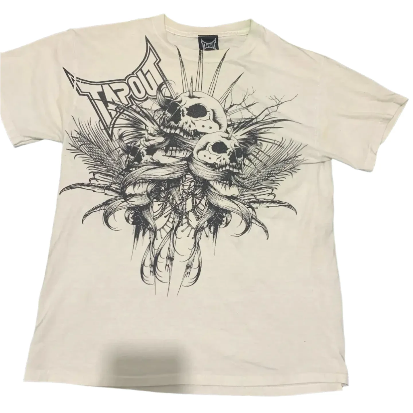 TAPOUT SKULLS TEE