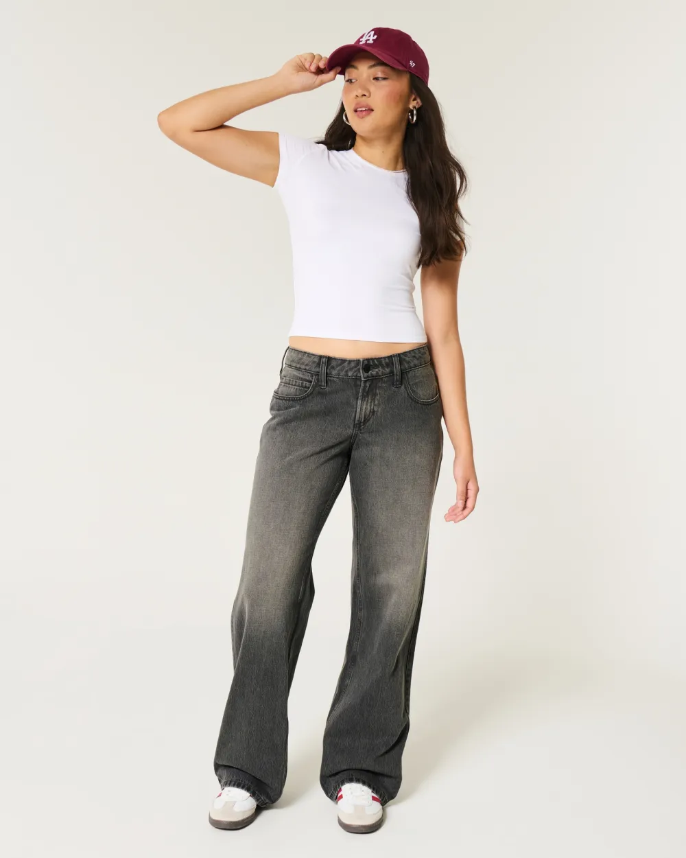 Curvy Low-Rise Light Wash Baggy Jeans