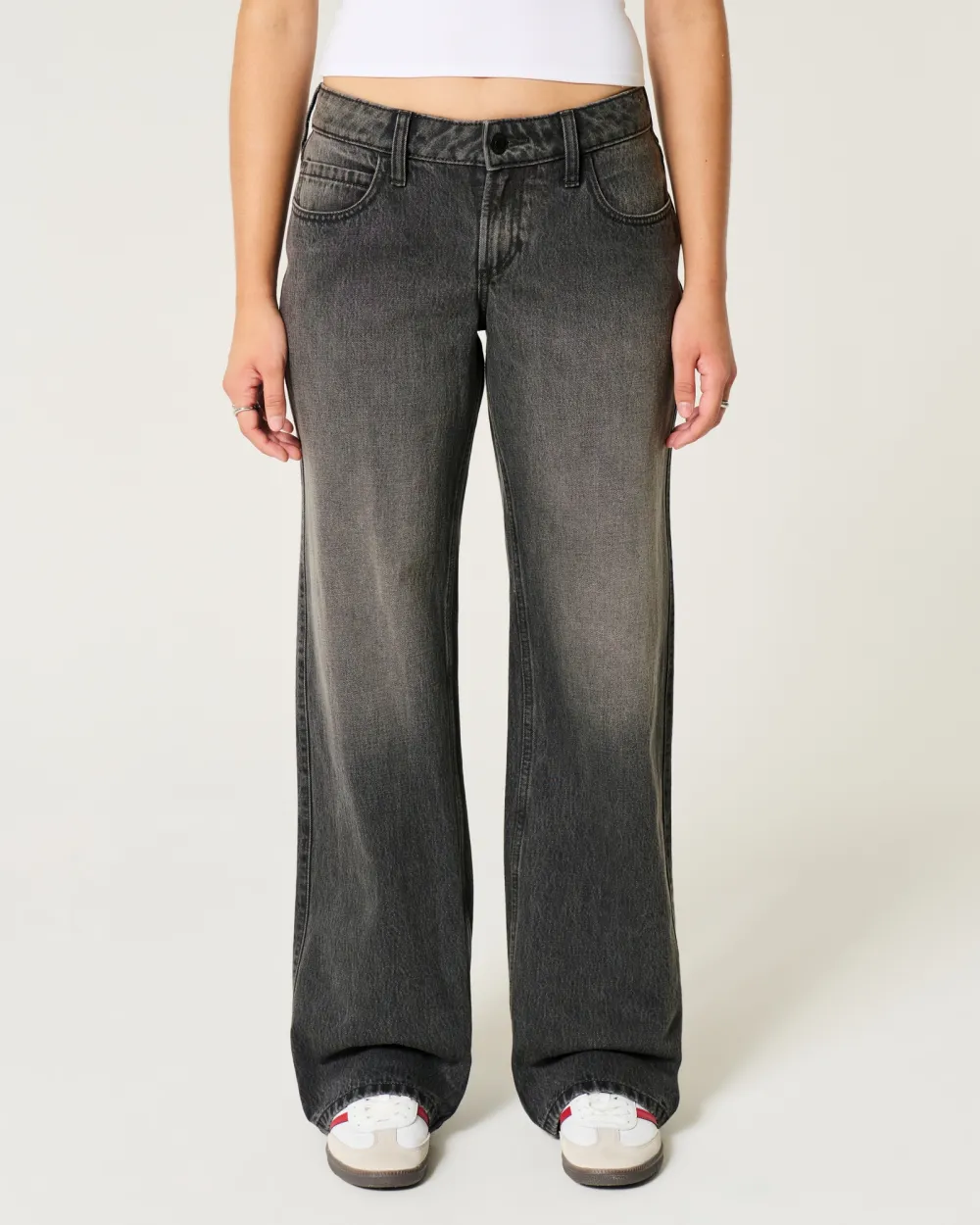 Curvy Low-Rise Light Wash Baggy Jeans