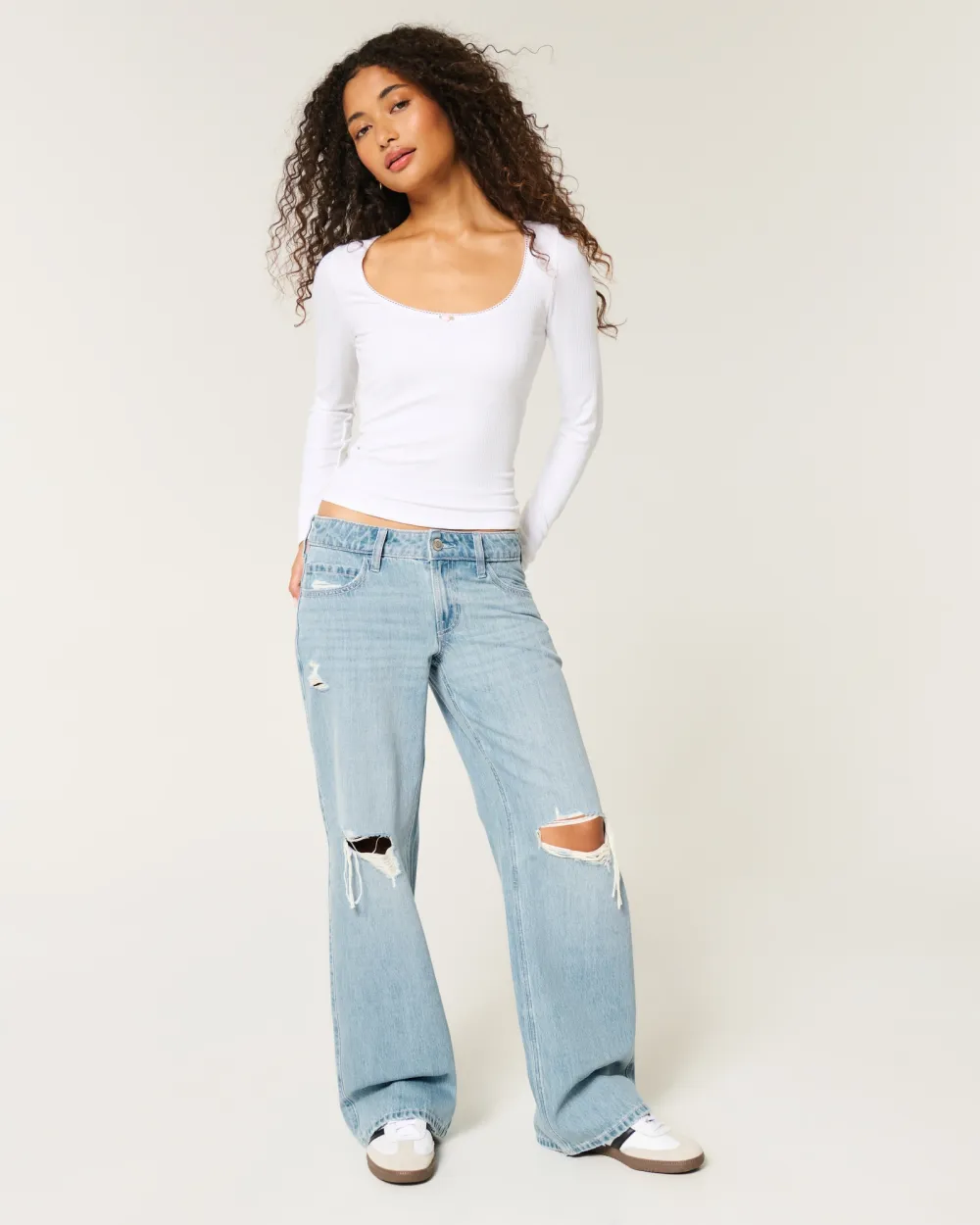 Low-Rise Dark Wash Baggy Jeans
