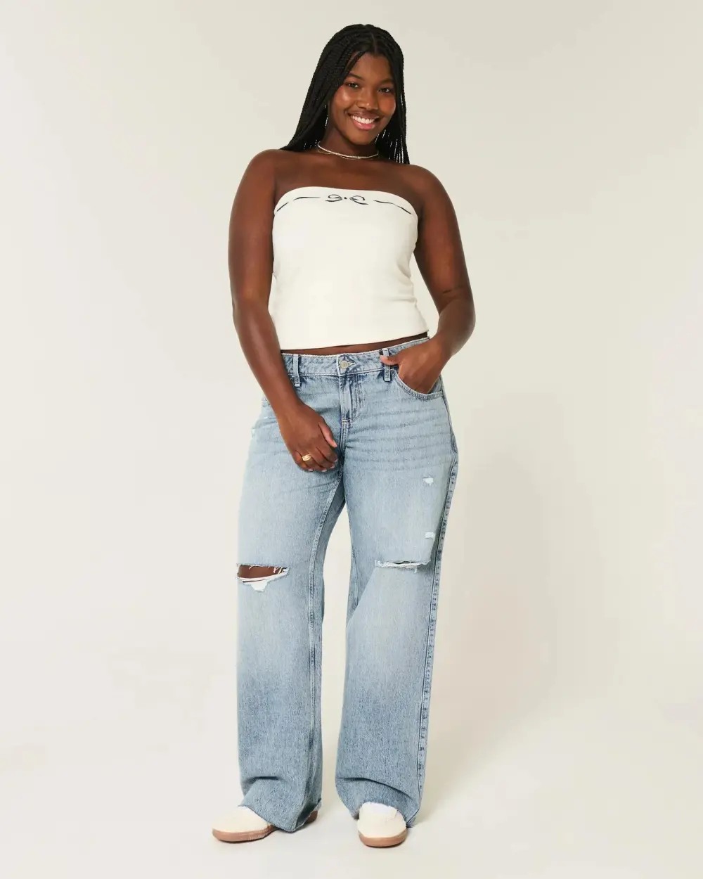 Curvy Low-Rise Light Wash Baggy Jeans
