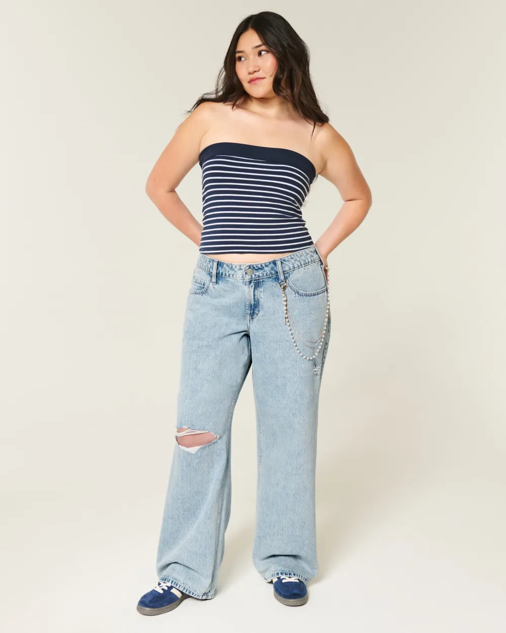 Low-Rise Dark Wash Baggy Jeans