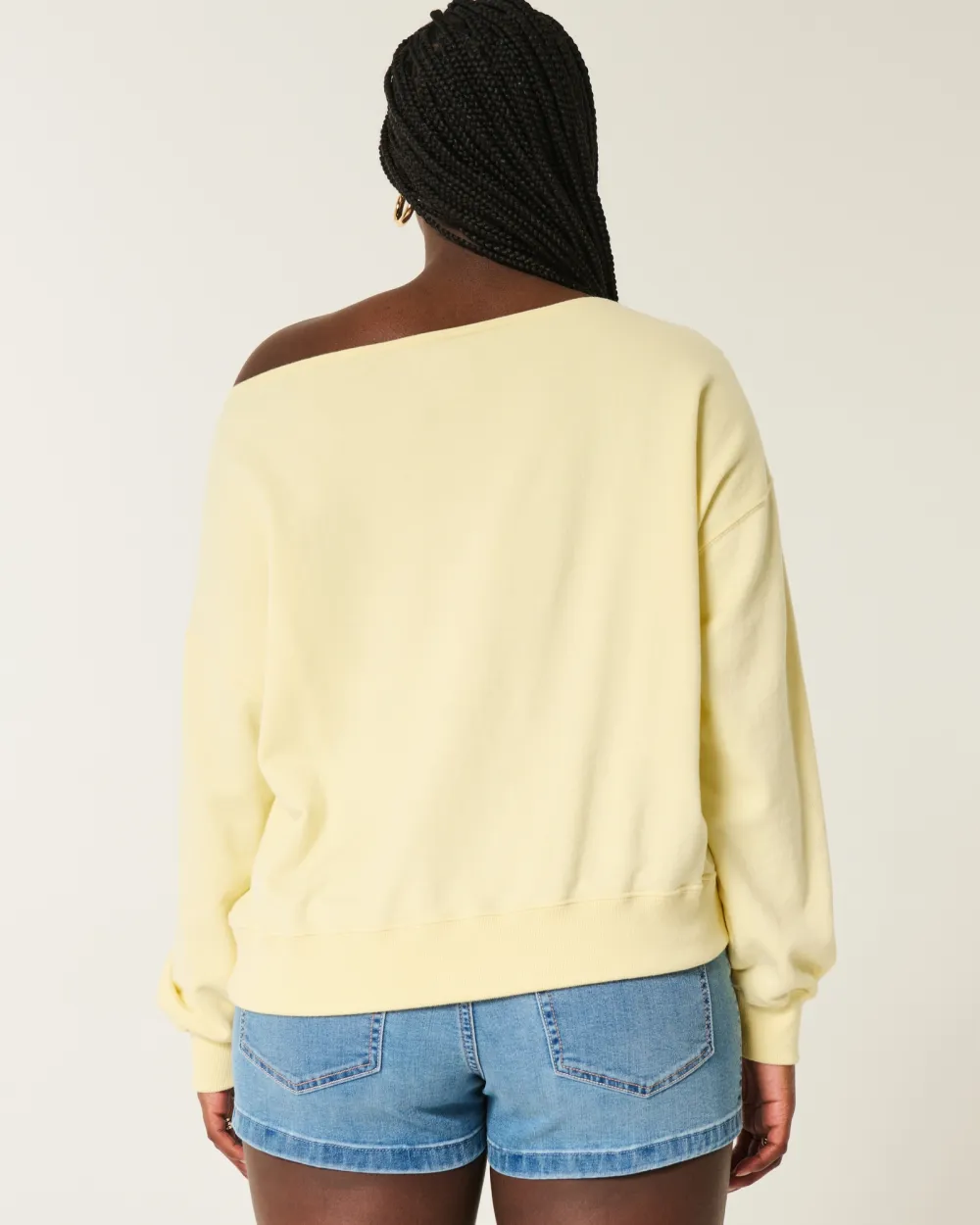 Easy Off-the-Shoulder Connecticut Graphic Sweatshirt