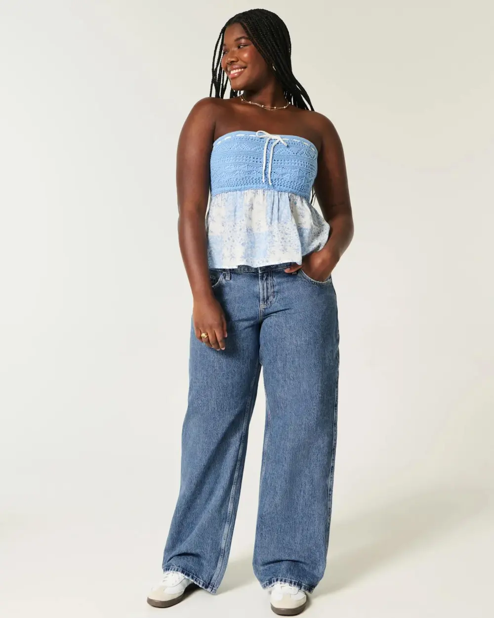 Curvy Low-Rise Light Wash Baggy Jeans