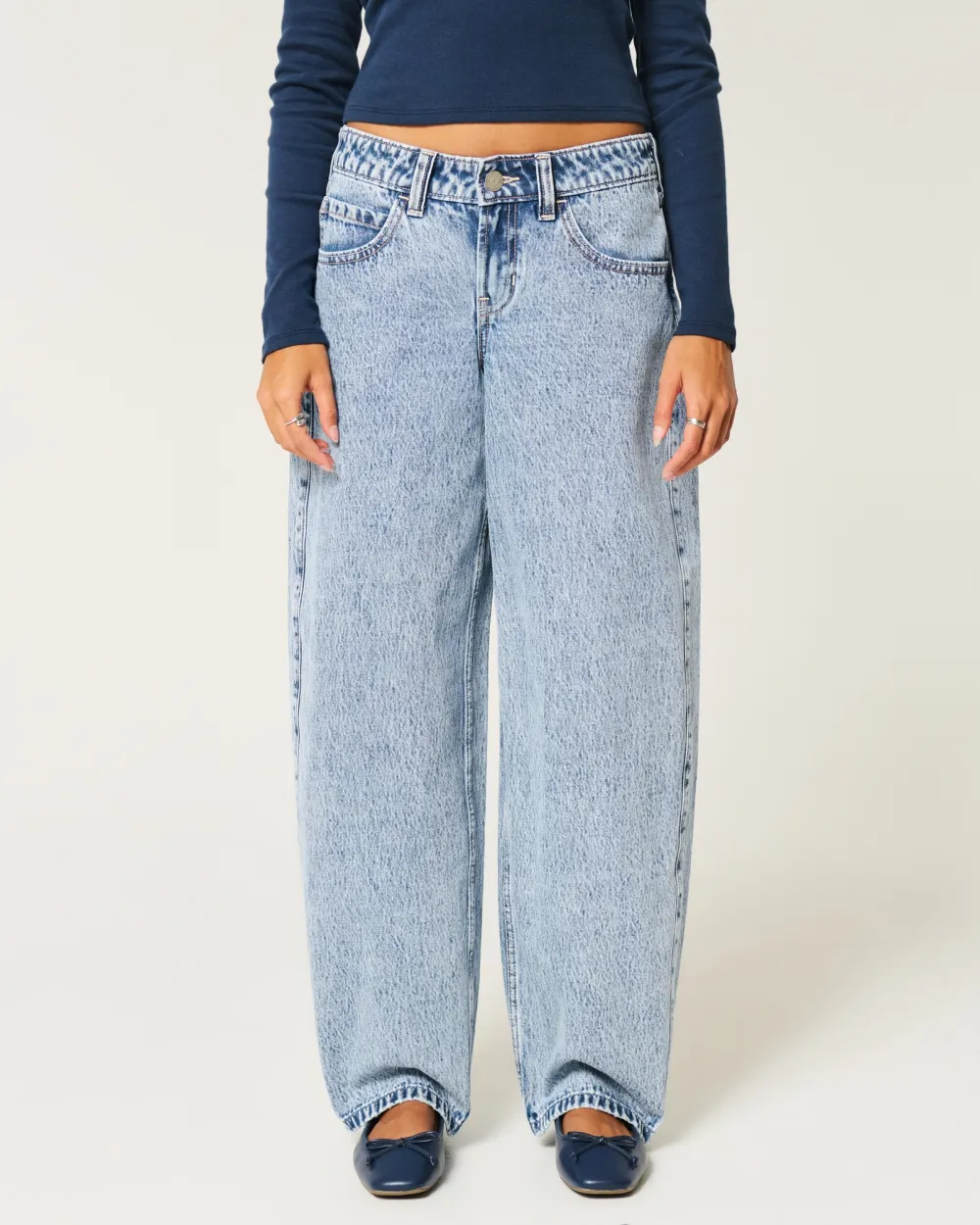 Low-Rise Light Wash Tapered Baggy Jeans