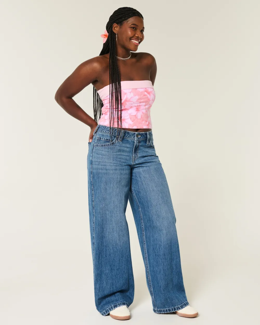 Curvy Low-Rise Medium Wash Super Baggy Jeans