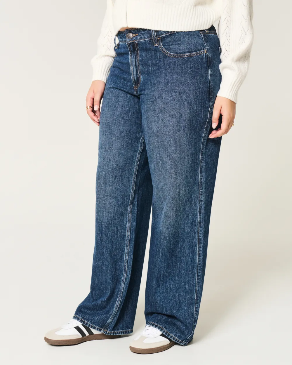 Curvy Mid-Rise Medium Wash Baggy Jeans