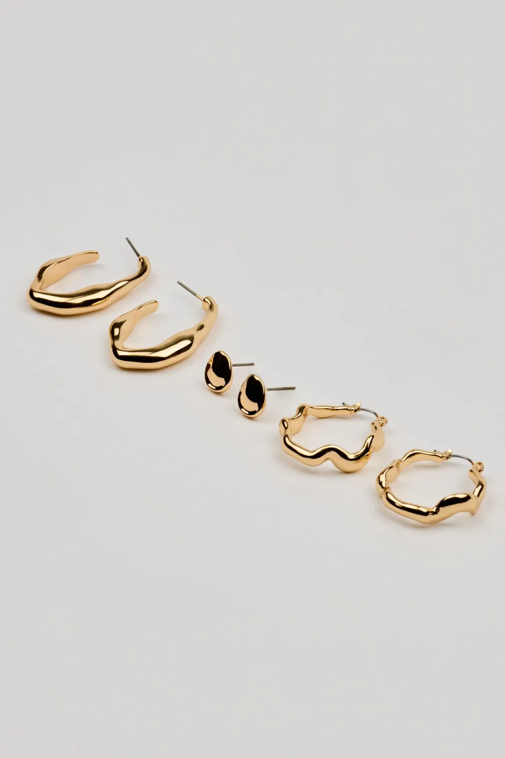 3 Pack of Wavy Studs and Hoop Earrings