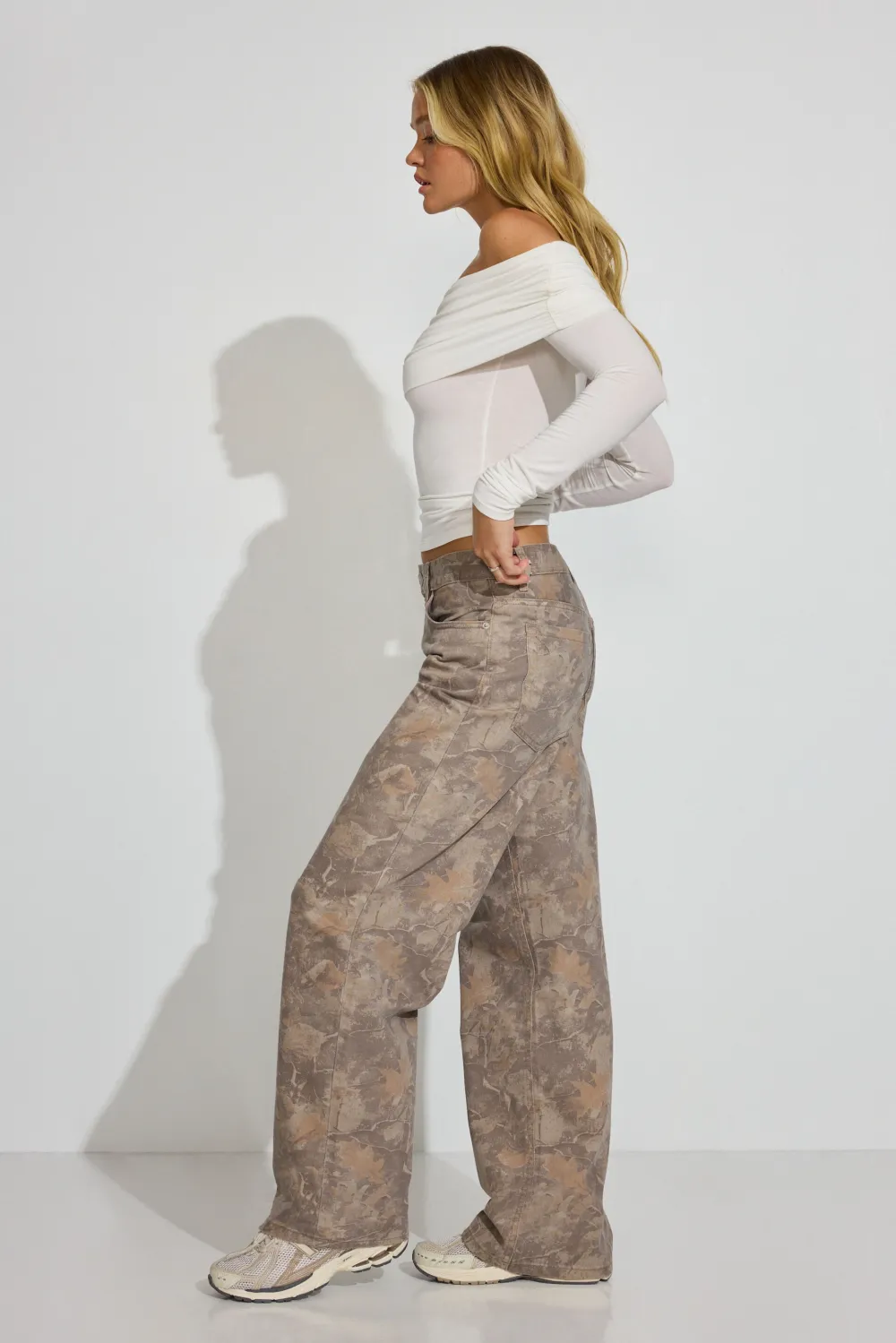 Camo Low Rise Baggy Pants