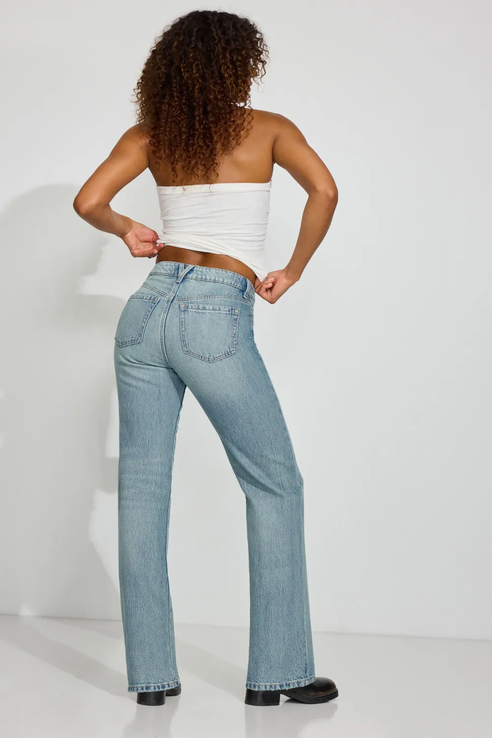 '90s Straight Jeans