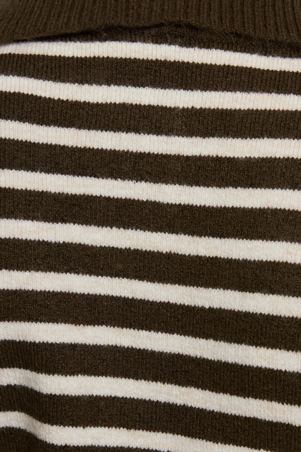 Long Sleeve Spongy Henley Sweater