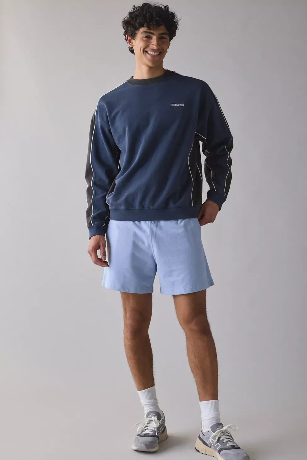 IETS FRANS Paneled Crew Neck Sweatshirt