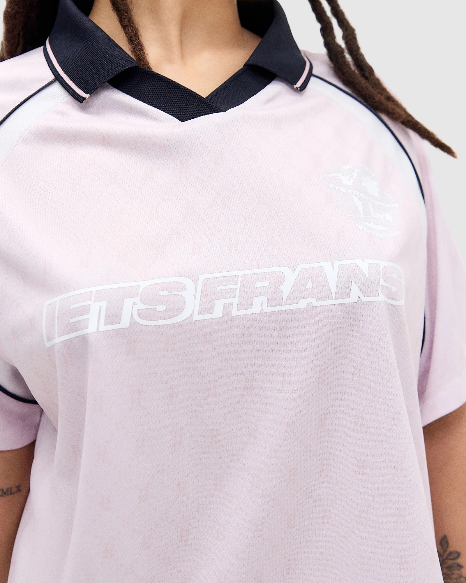 IETS FRANS Monogram Boyfriend Football Top