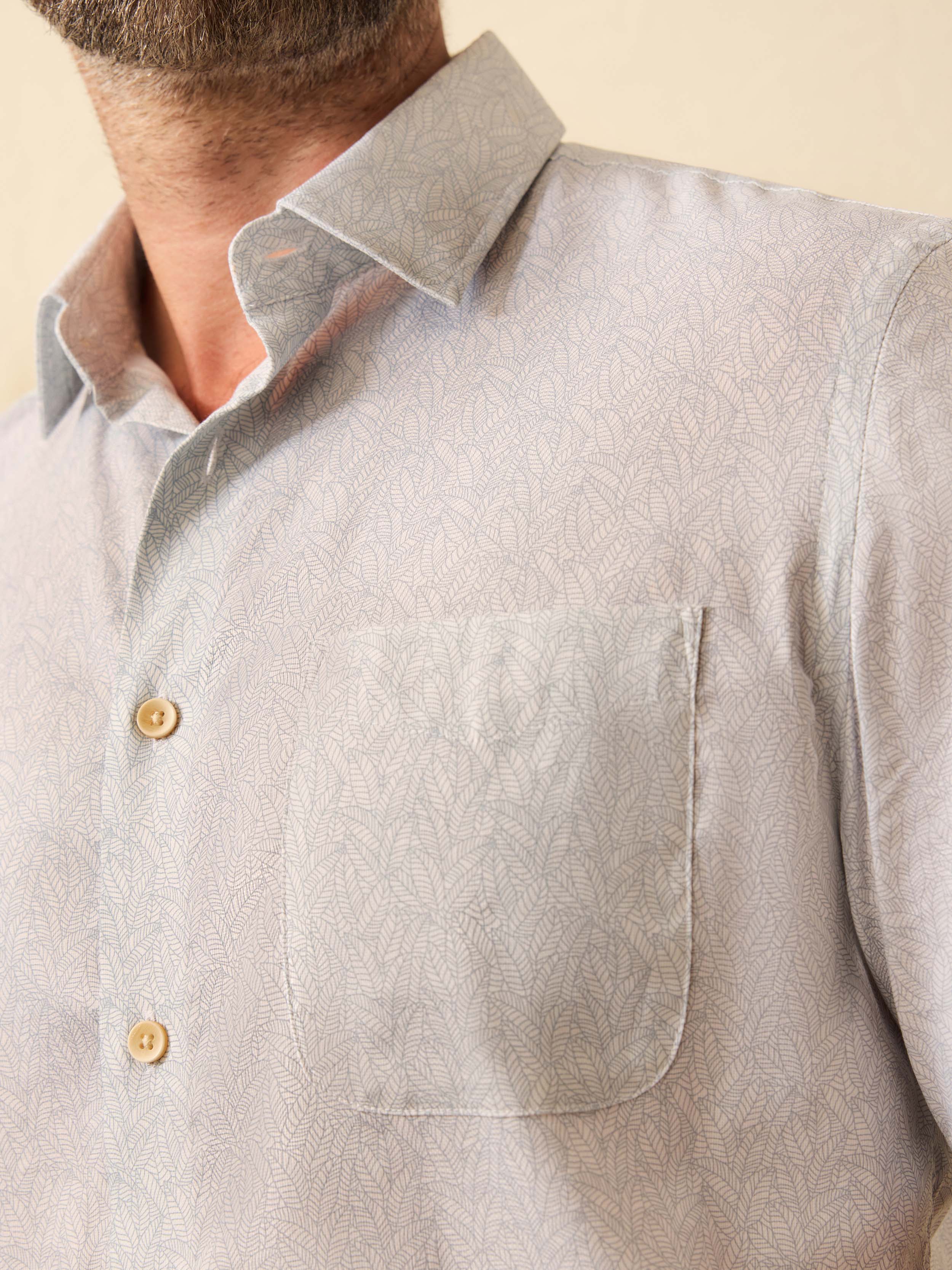 Short-Sleeve Movement™ Monterey Shirt - Ivory Sky Rainforest