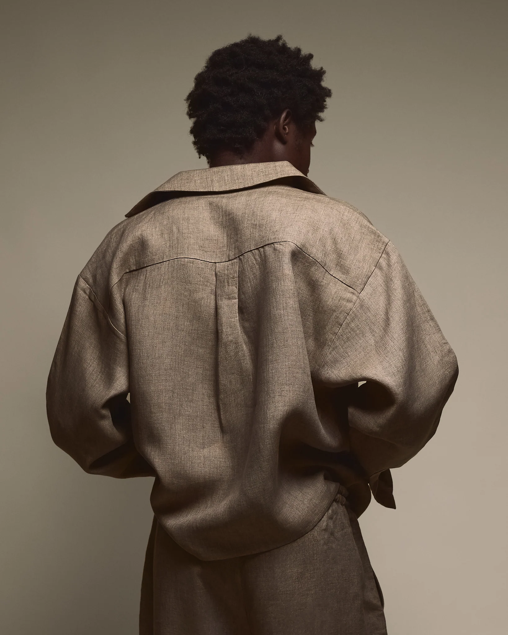 THE LINEN SHIRT - BROWN