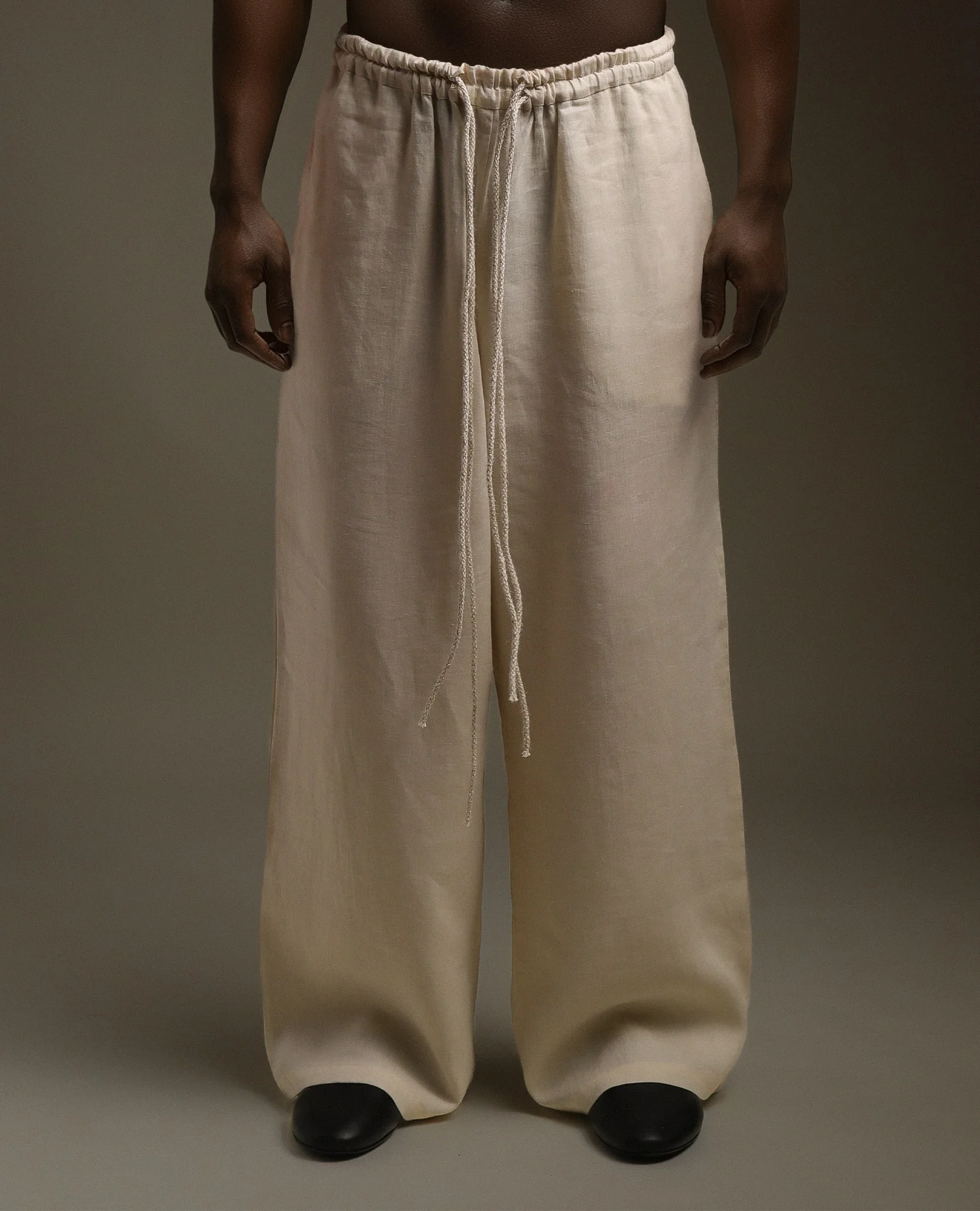 THE LINEN PANTS