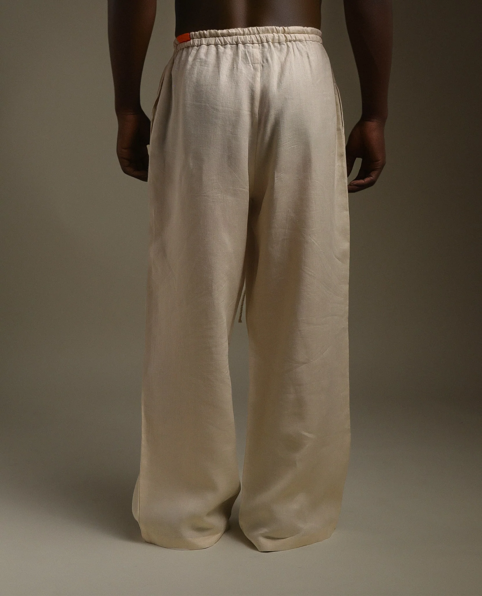 THE LINEN PANTS