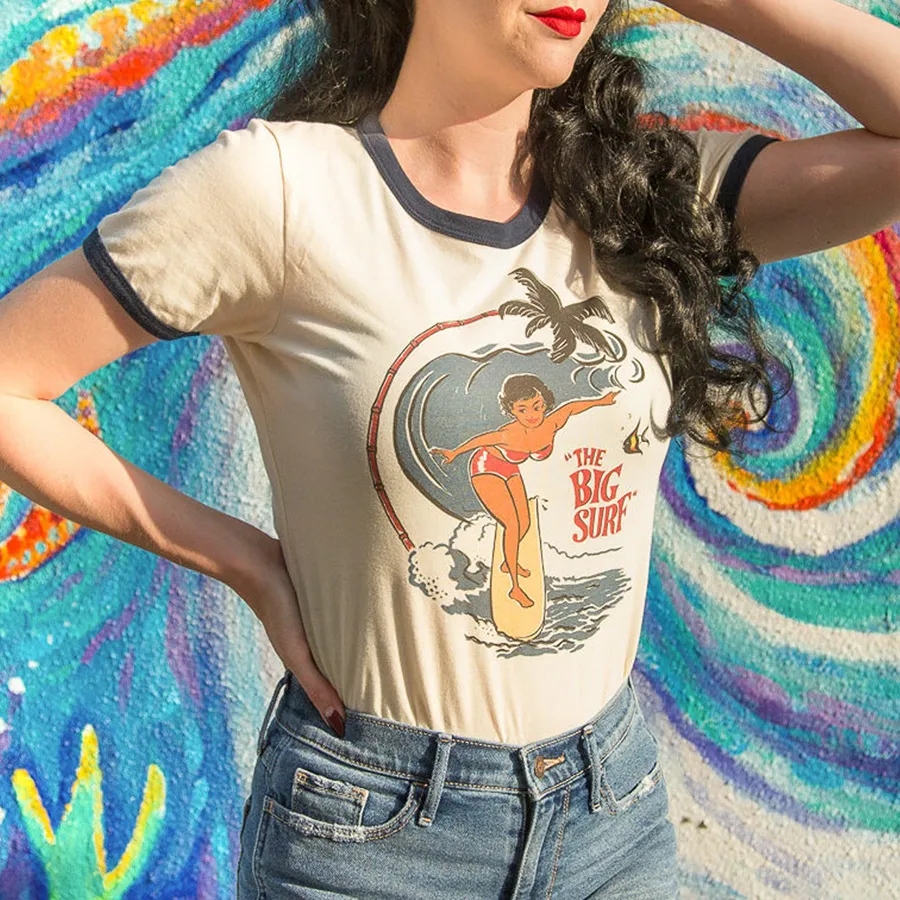 American Retro Women's Hawaiian Vacation Beach T-shirt