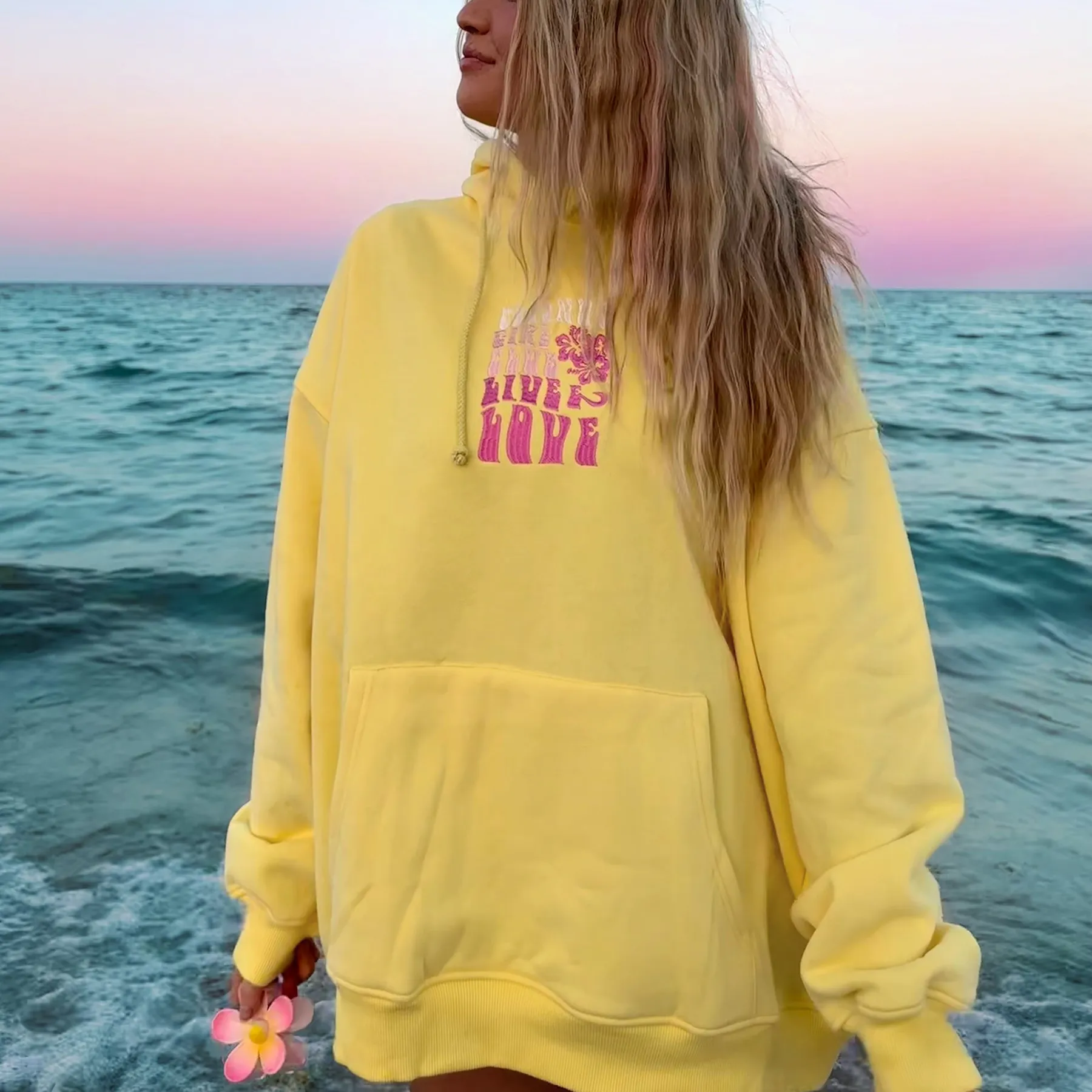COCONUT GIRL EMBROIDER HOODIE